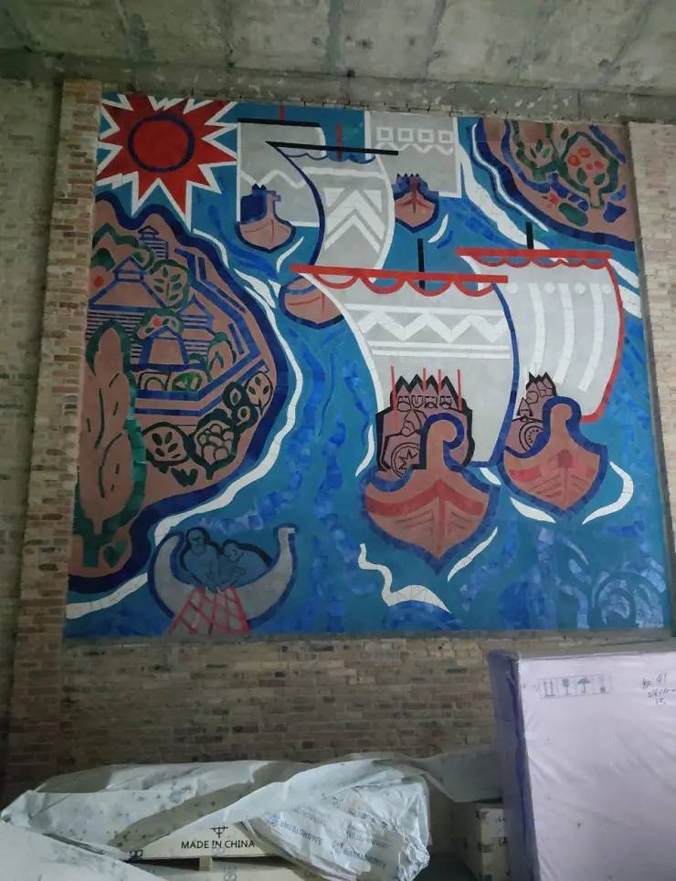 У будівлі Річкового вокзалу вперше з 1961 року відреставрували панно.