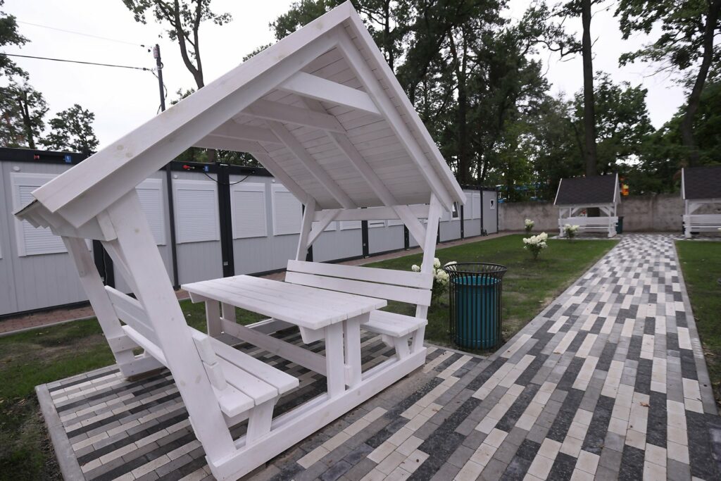 В Ирпене смонтировали второй модульный городок: как выглядит.