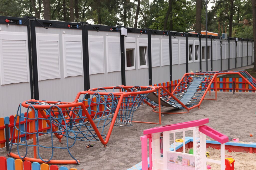 В Ирпене смонтировали второй модульный городок: как выглядит.