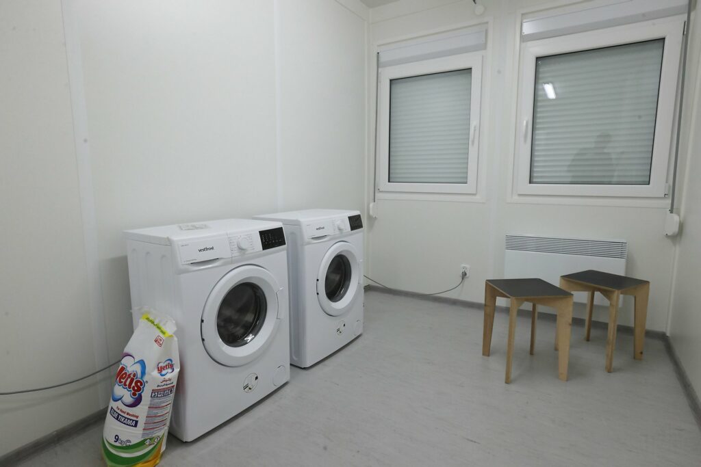 В Ирпене смонтировали второй модульный городок: как выглядит.