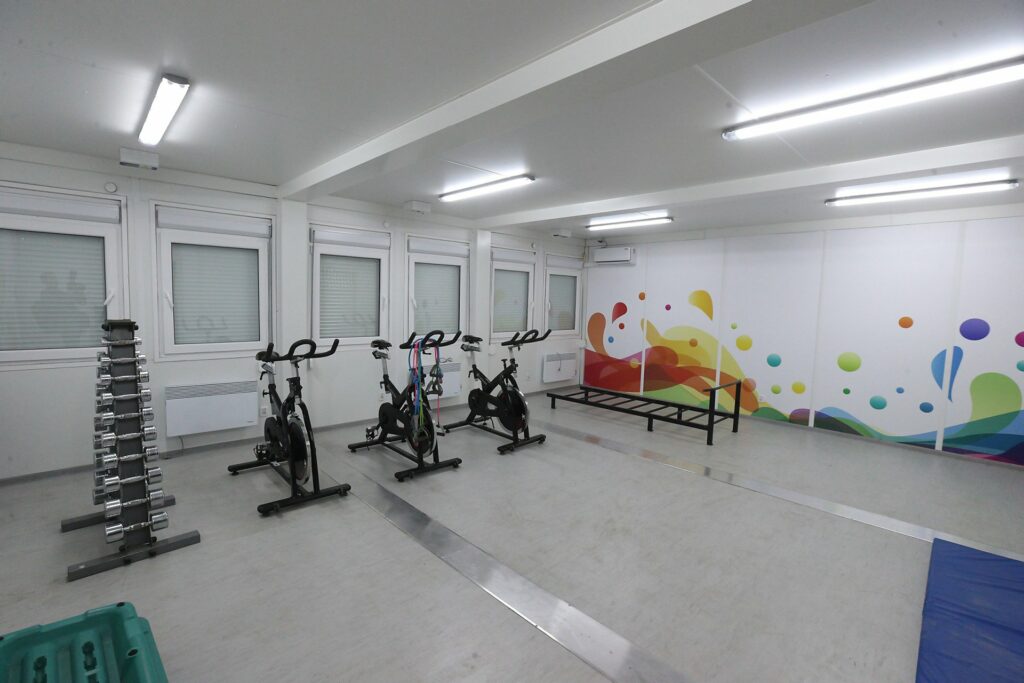 В Ирпене смонтировали второй модульный городок: как выглядит.