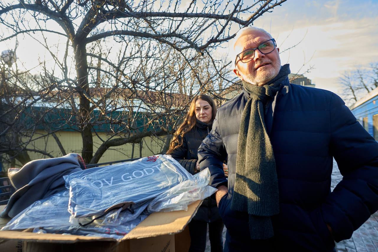 Пасажирам "Укрзалізниці" видаватимуть нові набори для сну.