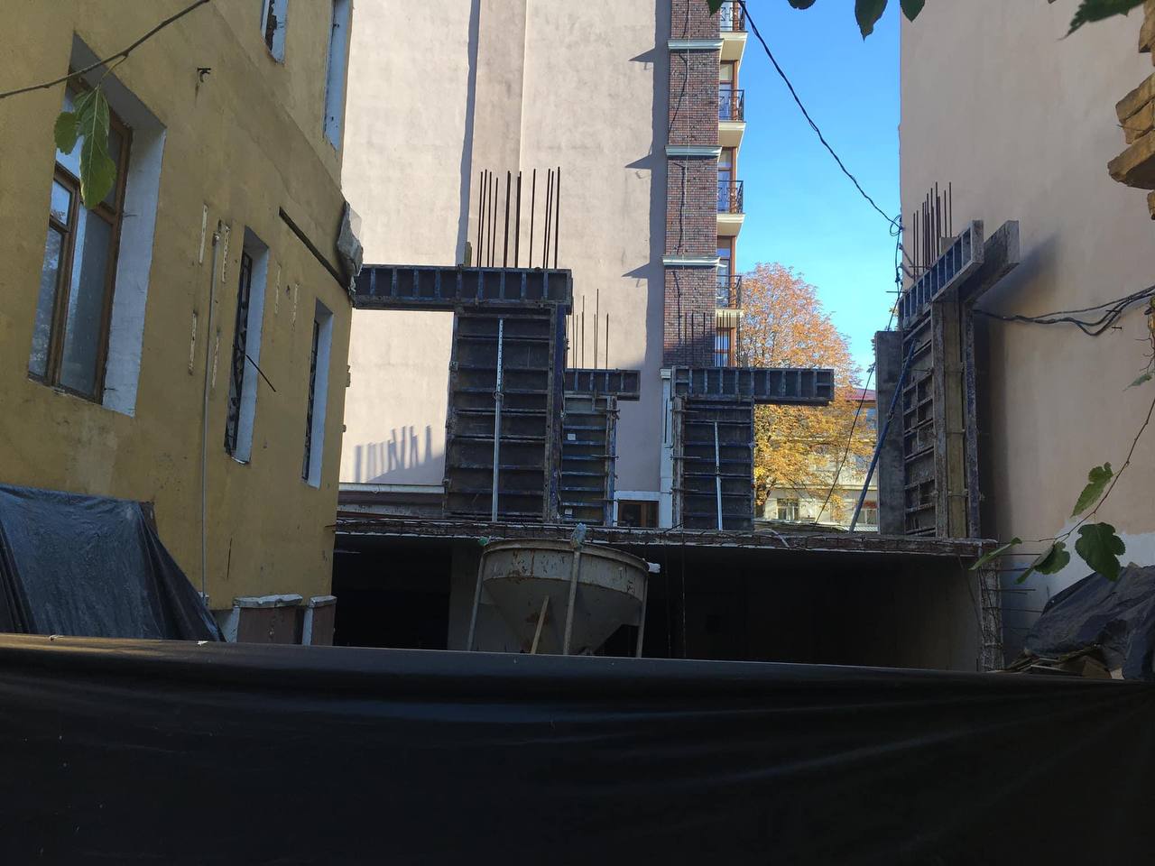 На Тургенєвській поновили будівництво ЖК на місці зруйнованої частини будинку Маліна.