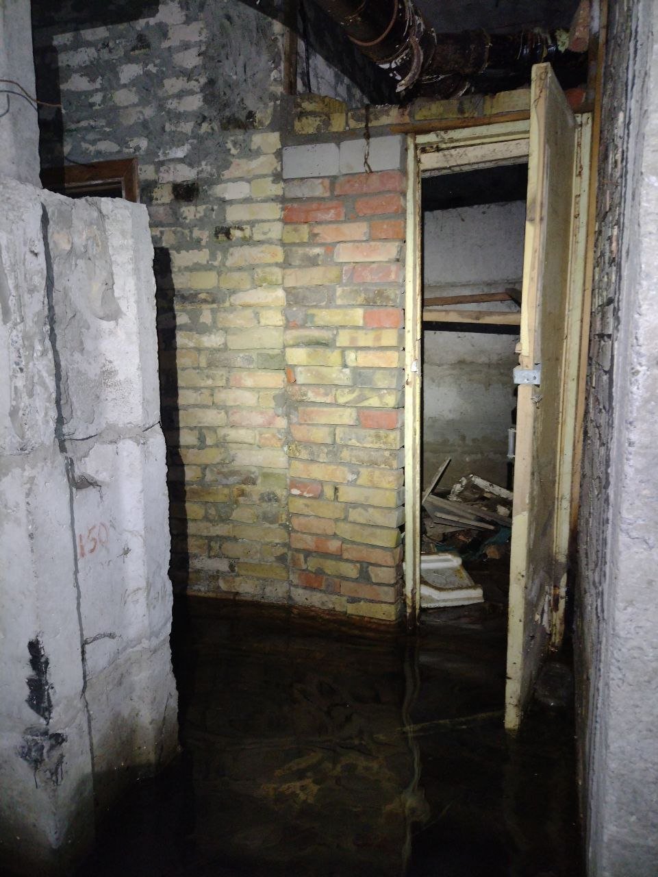 В центре Киева нашли полузатопленное укрытие.