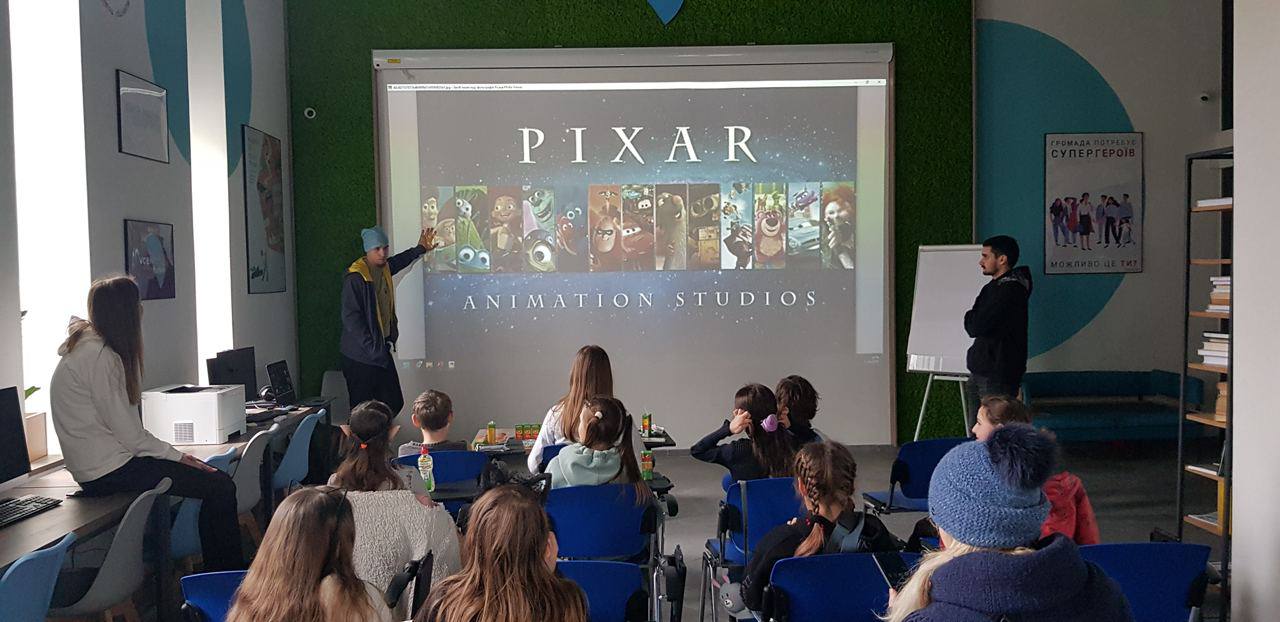 В Киеве запустили бесплатные творческие занятия для детей.