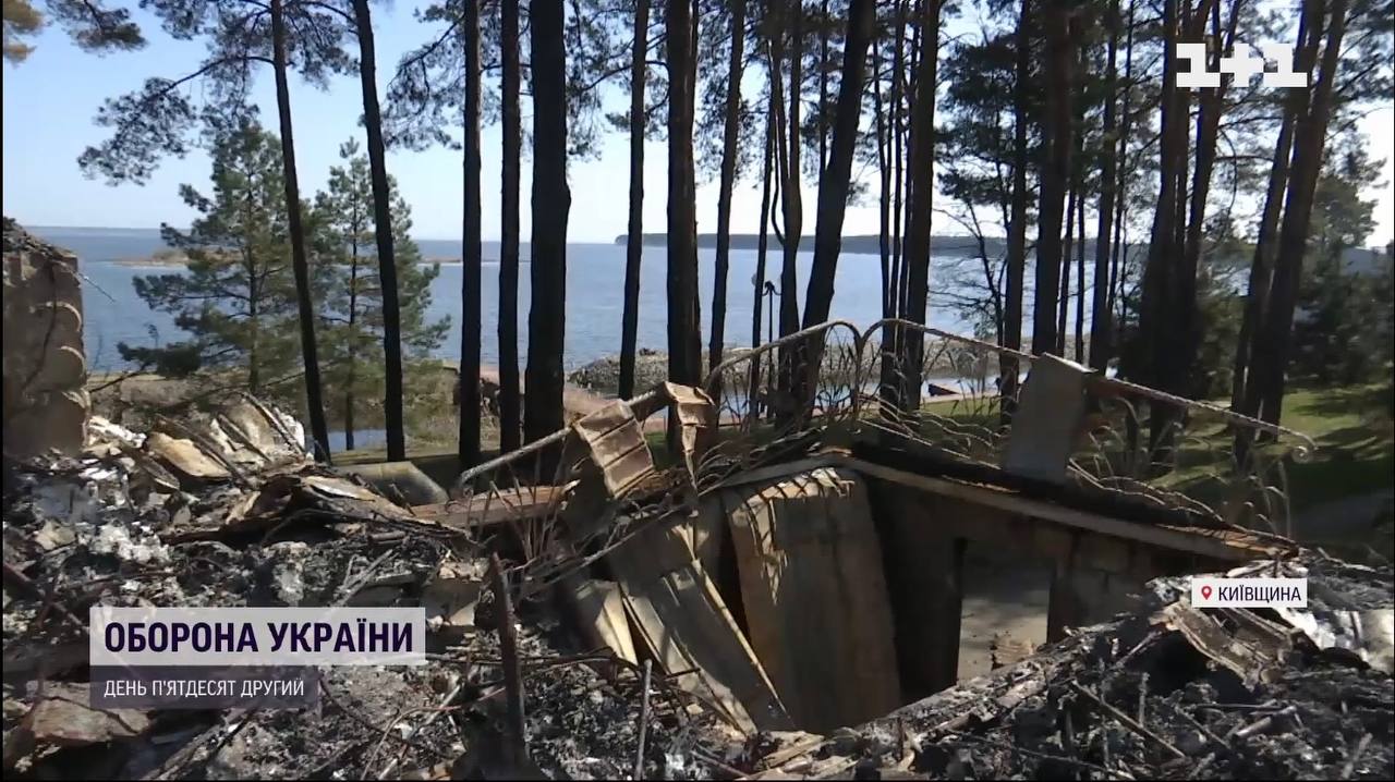 Путінські солдати вщент спалили мисливський маєток президента-зрадника Януковича. || Фото: tsn.ua