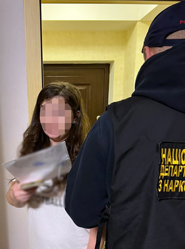 У Святошинському районі знайшли наркокрамницю.