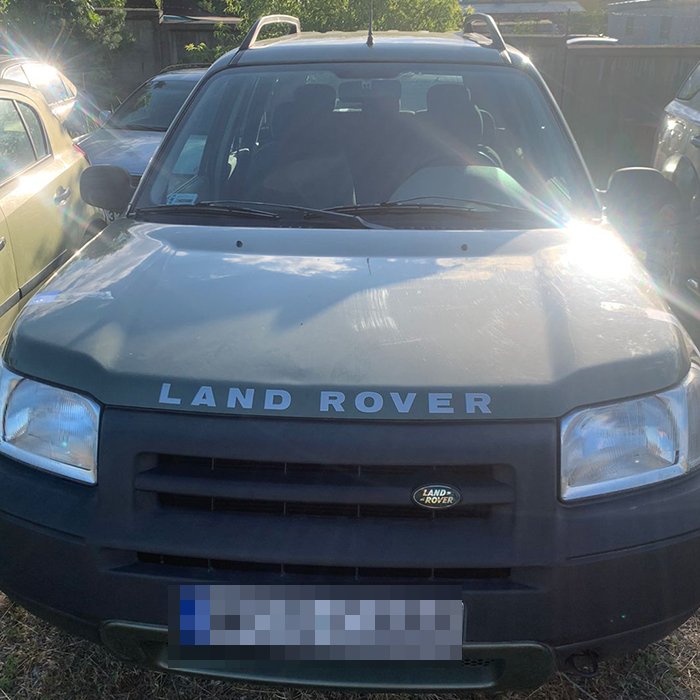 В Киеве владелец СТО продавал внедорожники, переданные для ВСУ.