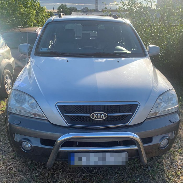 В Киеве владелец СТО продавал внедорожники, переданные для ВСУ.