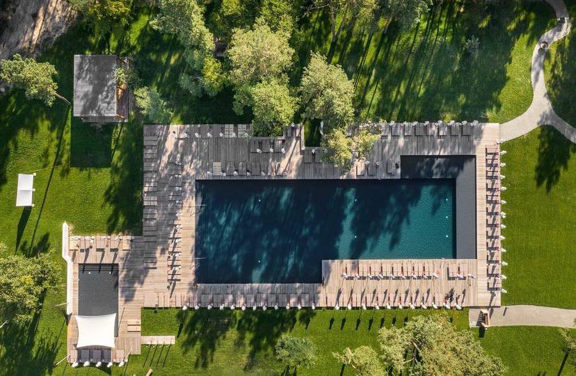 Пляжные клубы с бассейнами в Киевской области.