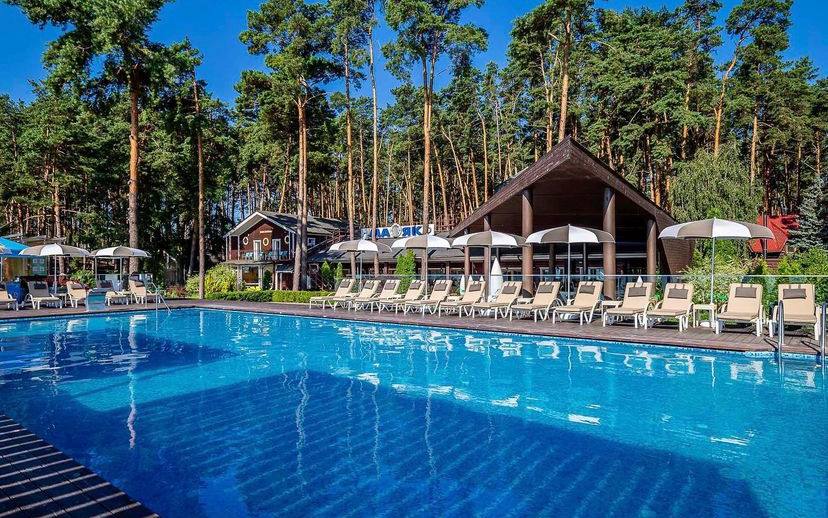 Пляжные клубы с бассейнами в Киевской области.