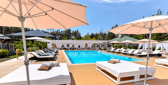 Пляжные клубы с бассейнами в Киевской области.