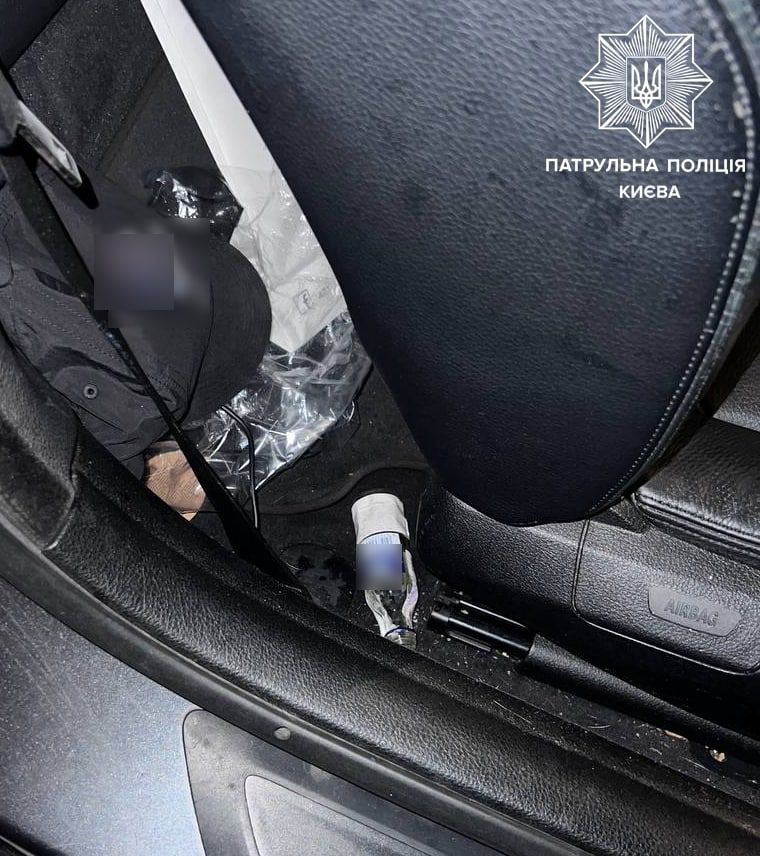 В Киеве пьяная водитель BMW протаранила автобус. || Фото: патрульная полиция Киева