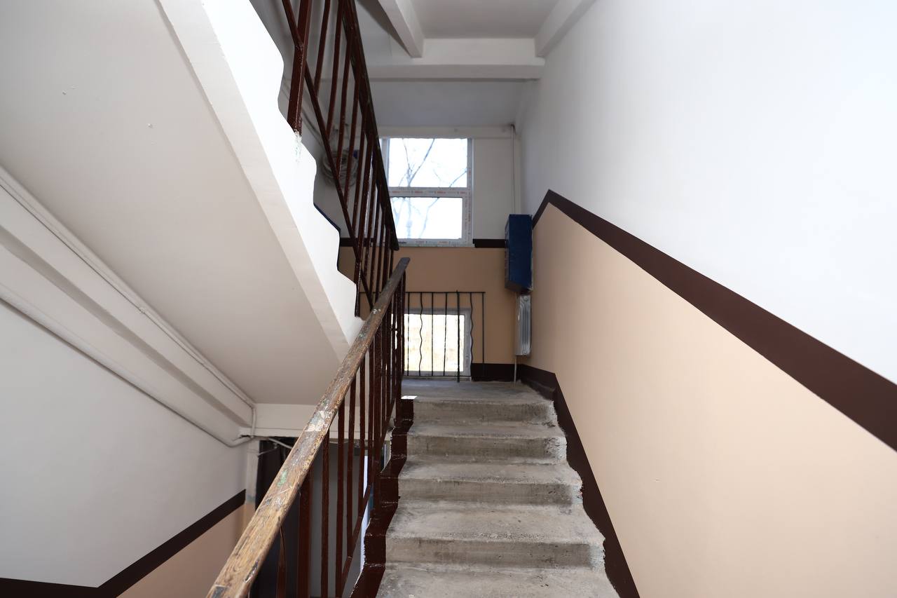 У Києві відремонтували частину багатоповерхівок, пошкоджених російськими обстрілами.