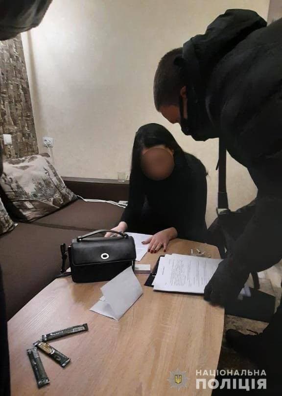 Під Києвом "накрили" будинок розпусти