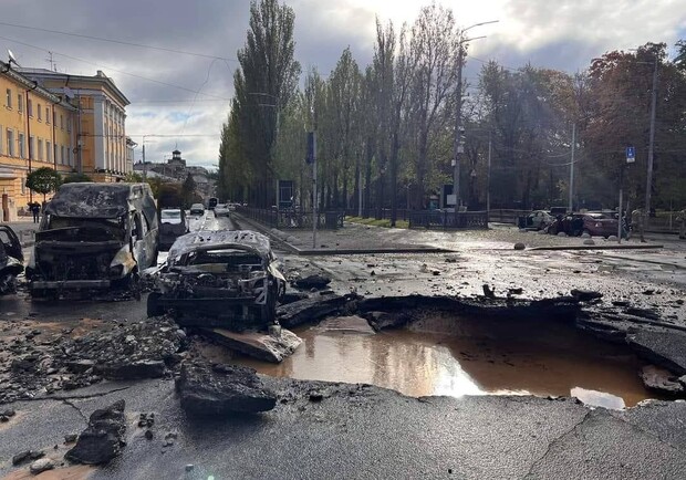 Місце влучення ракети вчора вранці.