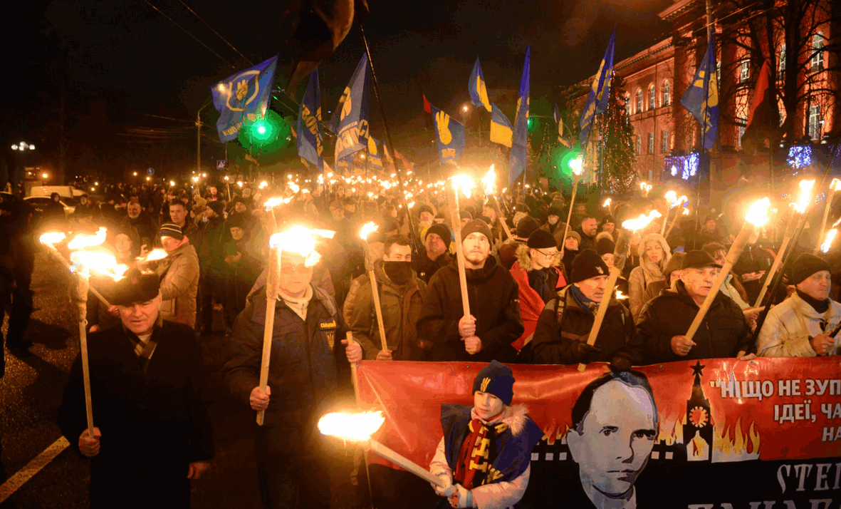 Вечером 1 января по центру Киева прошло шествие в честь дня рождения Степана Бандеры