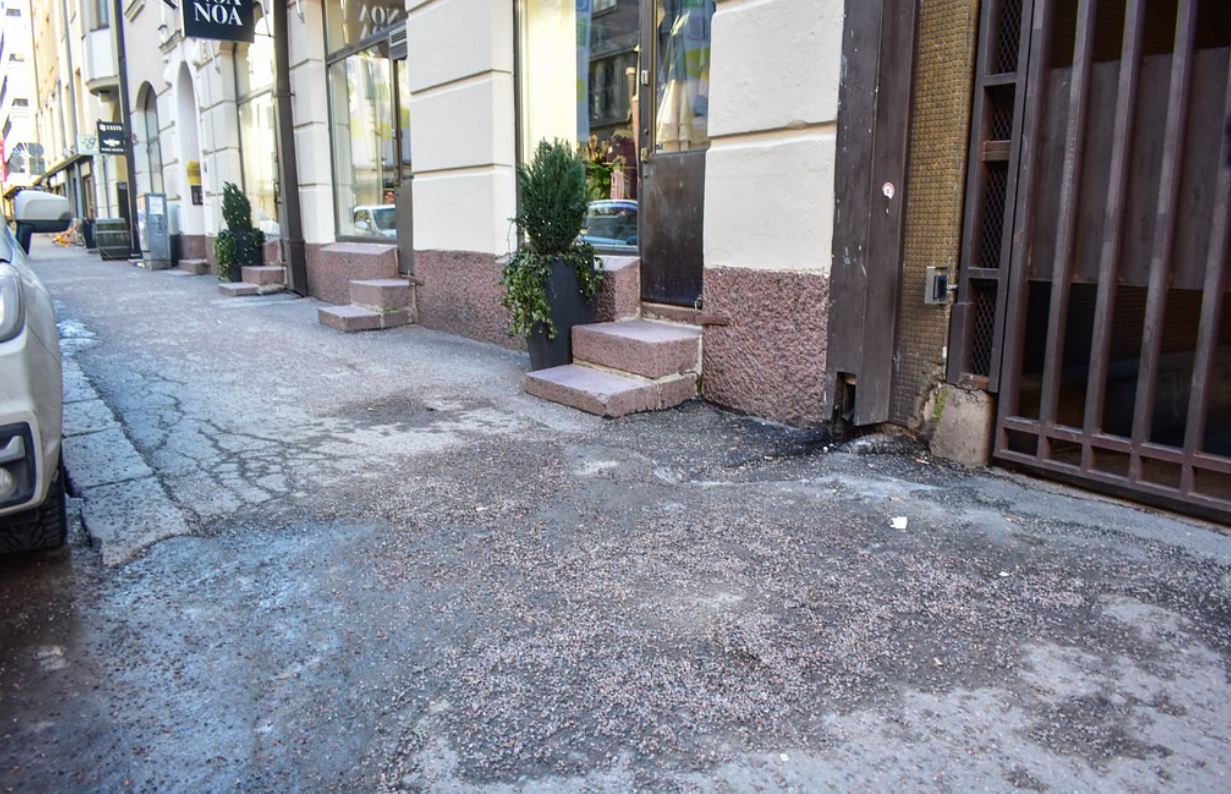 Посыпать улицы зимой гранитной крошкой: что стоит взять в пример Киеву у Европы.