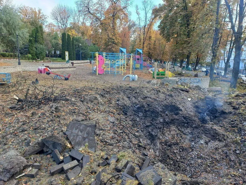 Так було після удару ракети.