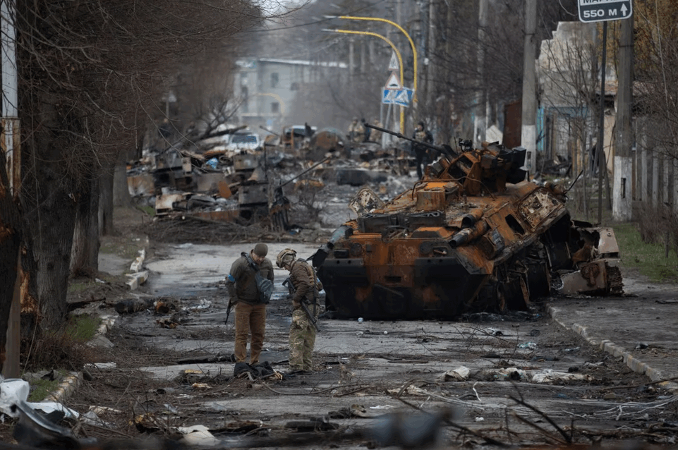 Вид улицы Вокзальной в Буче год назад, сразу после освобождения.