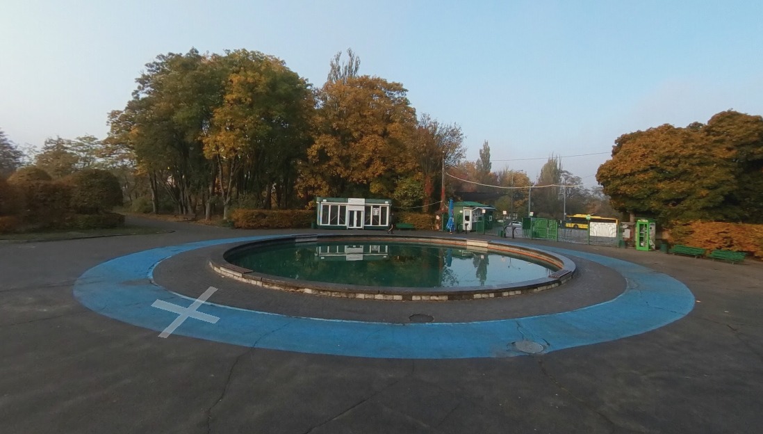 Фонтан, где появится скульптура.