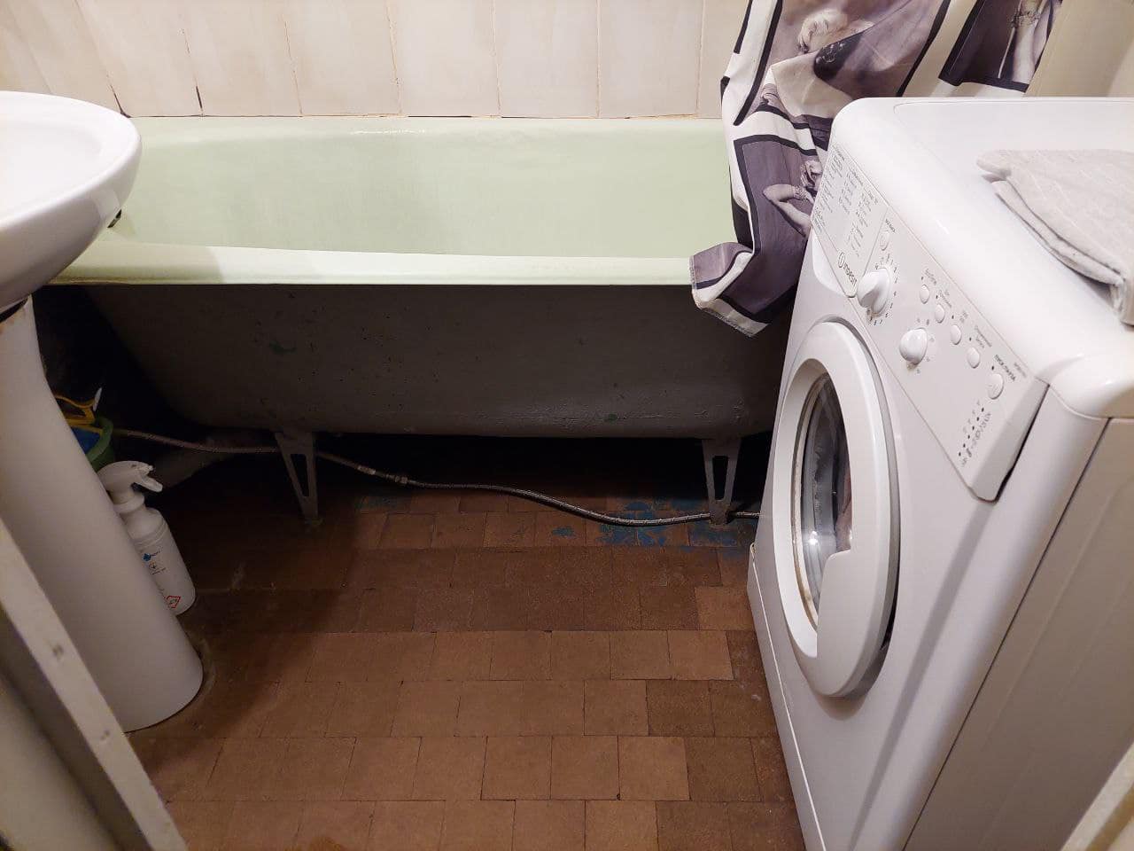 Тут воры спрятали деньги.