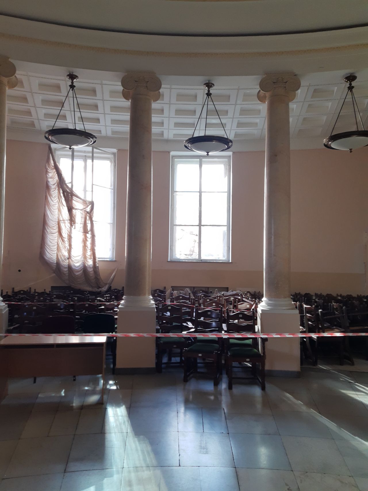 Як виглядає Будинок вчителя на вулиці Володимирській після ракетного обстрілу 10 жовтня - фото фото 1