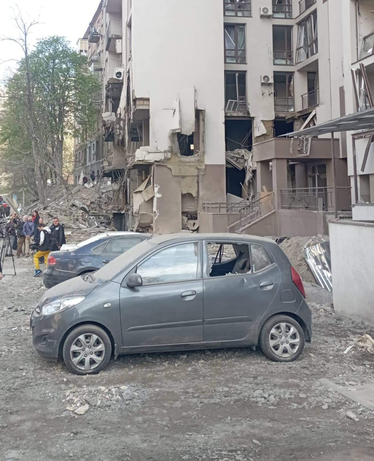 В результате попадания ракеты в дом в Киеве погибла журналистка Вера Гирич.