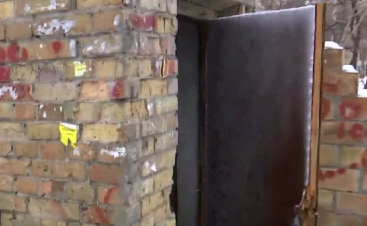 В домах на Нивках отключили горячую воду из-за аварии на теплопункте