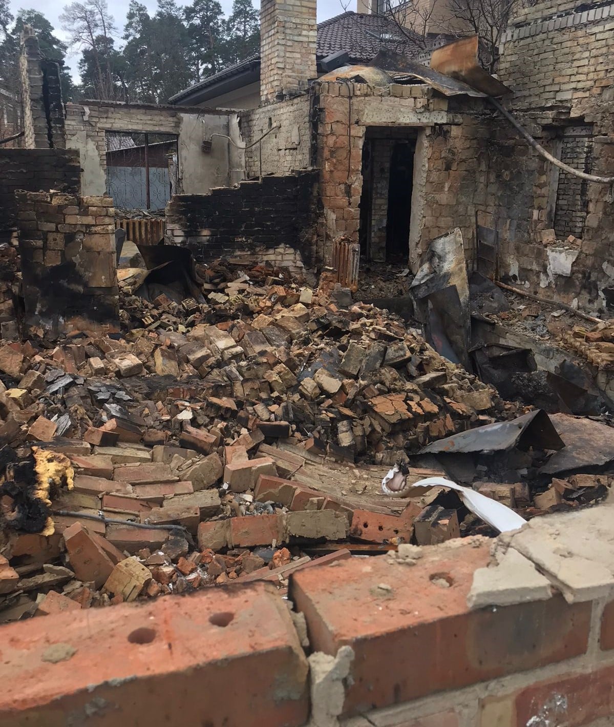 Прокуроры собирают информацию о пострадавших и разрушениях на Оболони.