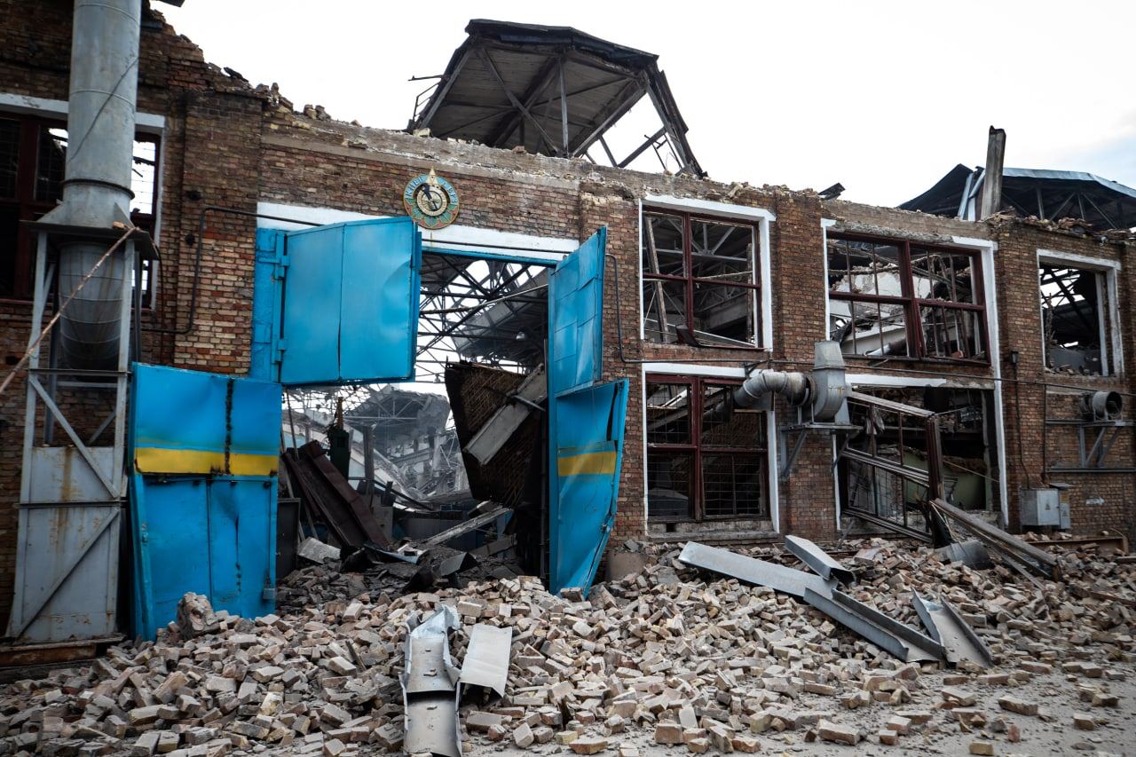 Чи підлягають відновленню зруйновані ракетами будівлі на ДВРЗ.