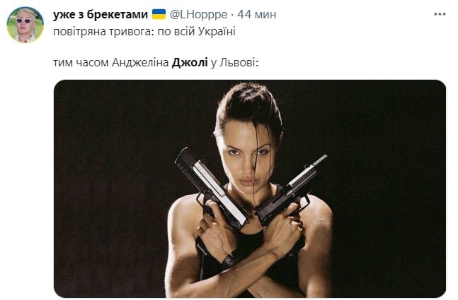 В Сети появились мемы о приезде Анджелины Джоли в Украину: подборка.