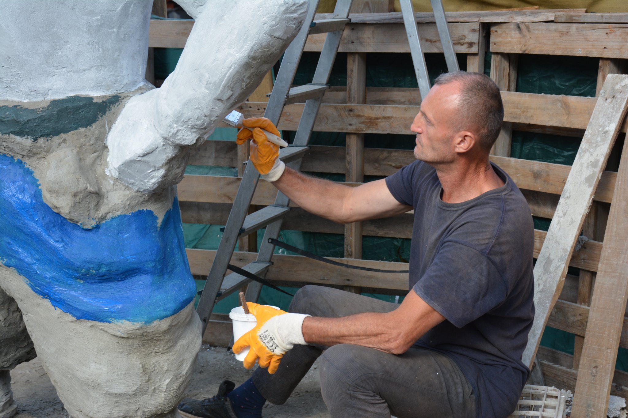 У Броварах створили арт-об'єкт у вигляді Котигорошка: містяни незадоволені.