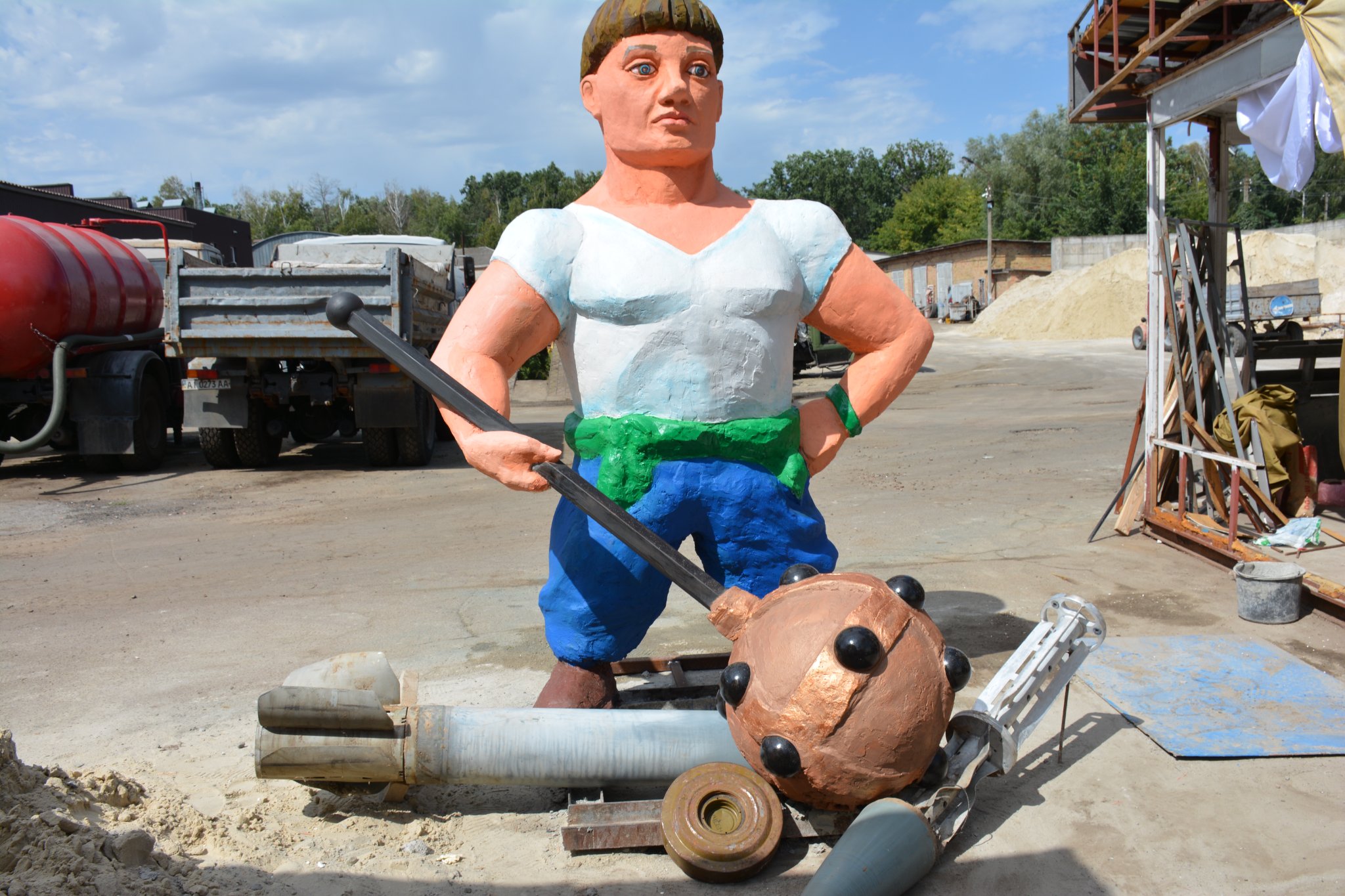 У Броварах створили арт-об'єкт у вигляді Котигорошка: містяни незадоволені.