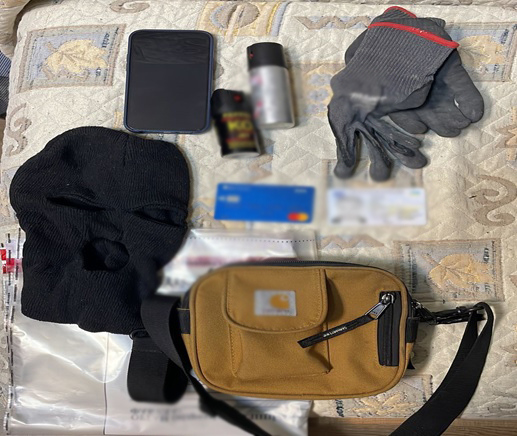 На Подолі молодий хлопець побив продавця електронних сигарет.