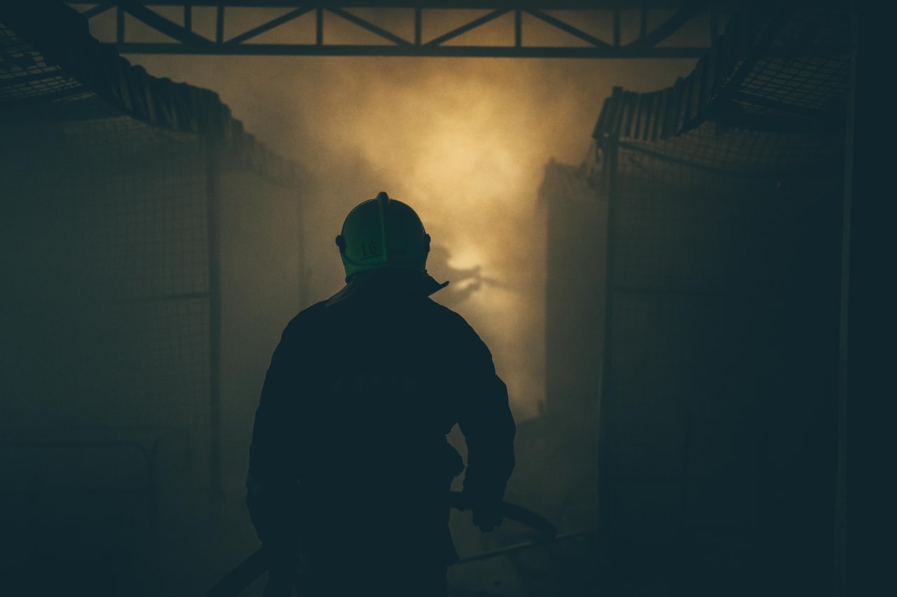 На Лівобережці сталася пожежа в торговельних павільйонах.