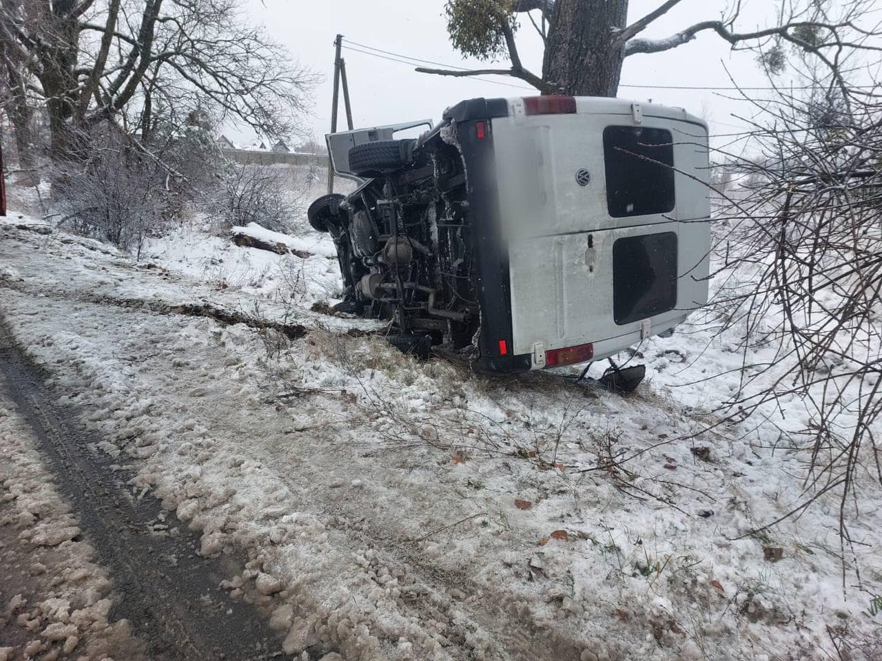 В Киеве и области из-за непогоды произошло несколько ДТП: есть пострадавшие.