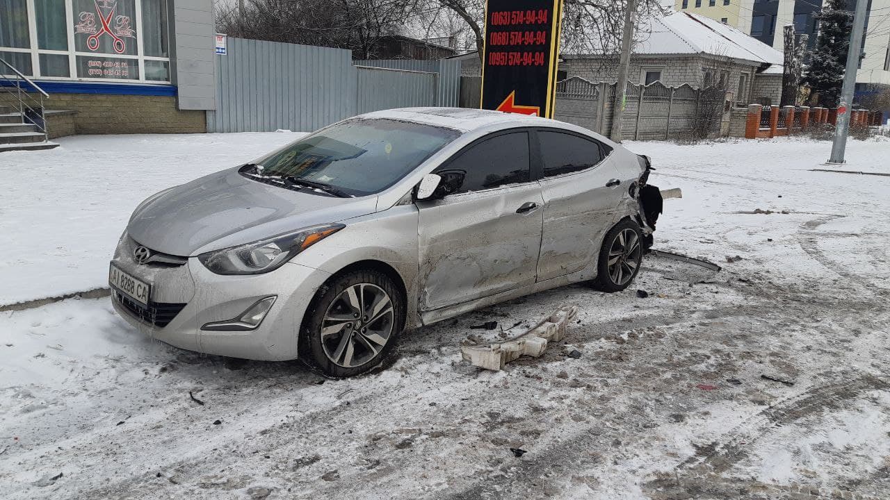 В Броварах столкнулись два авто и маршрутка: пострадал ребенок.