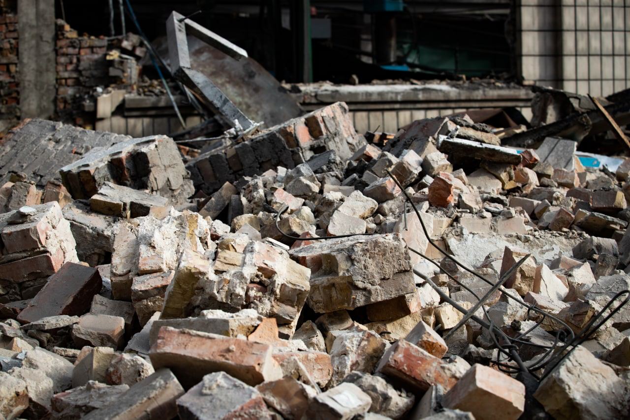 Чи підлягають відновленню зруйновані ракетами будівлі на ДВРЗ.