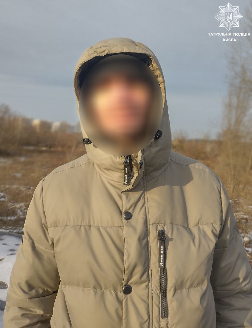 У Києві помітили автомобіль без лобового скла: подробиці.