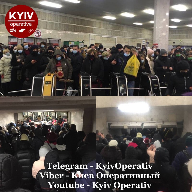 Из-за снегопада в метро образовались толпы людей
