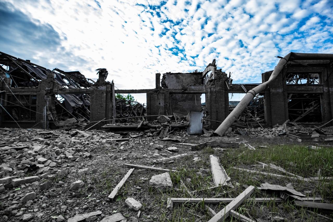 Чи підлягають відновленню зруйновані ракетами будівлі на ДВРЗ.