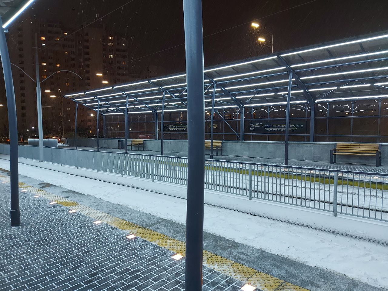 В Киеве после капитального ремонта открыли трамвайную станцию "Индустриальная"