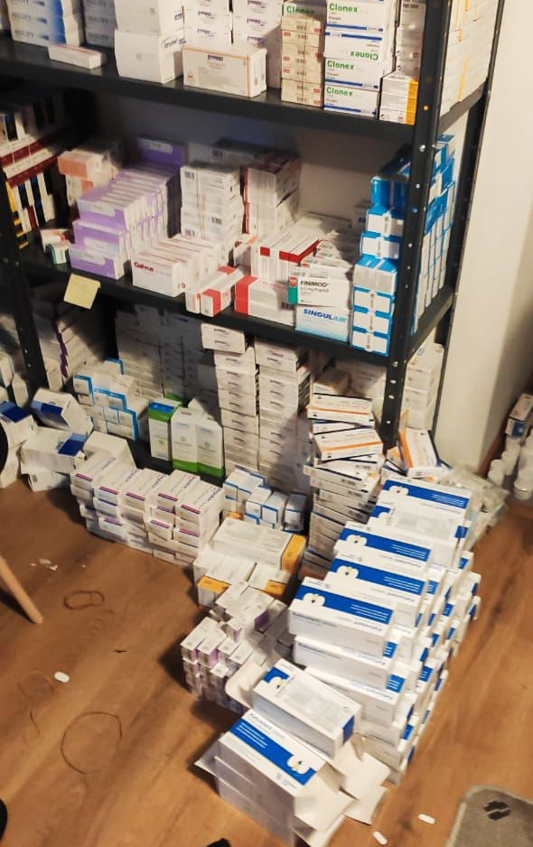 В Киеве и области дельцы занимались незаконным изготовлением лекарства от рака.