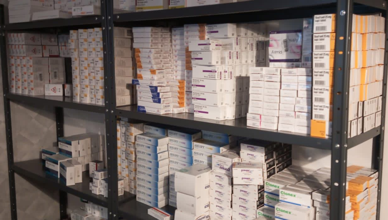 В Киеве и области дельцы занимались незаконным изготовлением лекарства от рака.