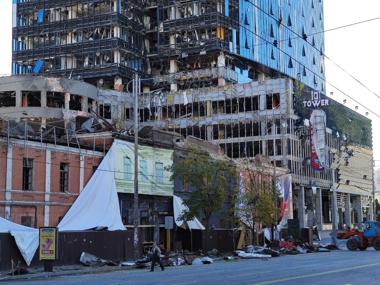 Сколько будет стоить ремонт бизнес-центра, поврежденного российской ракетой.