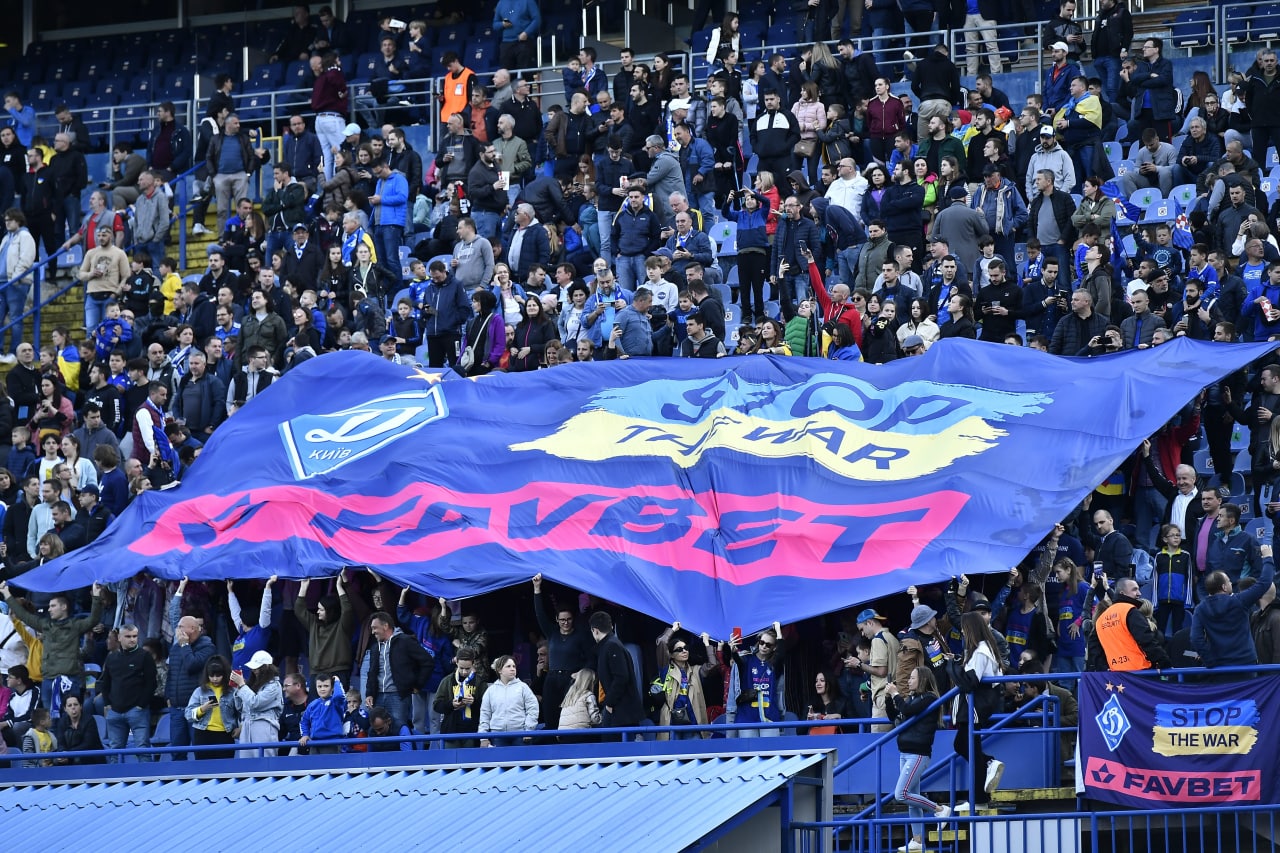 Остаться в игре: Как FAVBET поддерживает украинский футбол во время войны