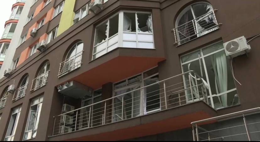 Наслідки атаки "Shahed-136" у Голосіївському районі.