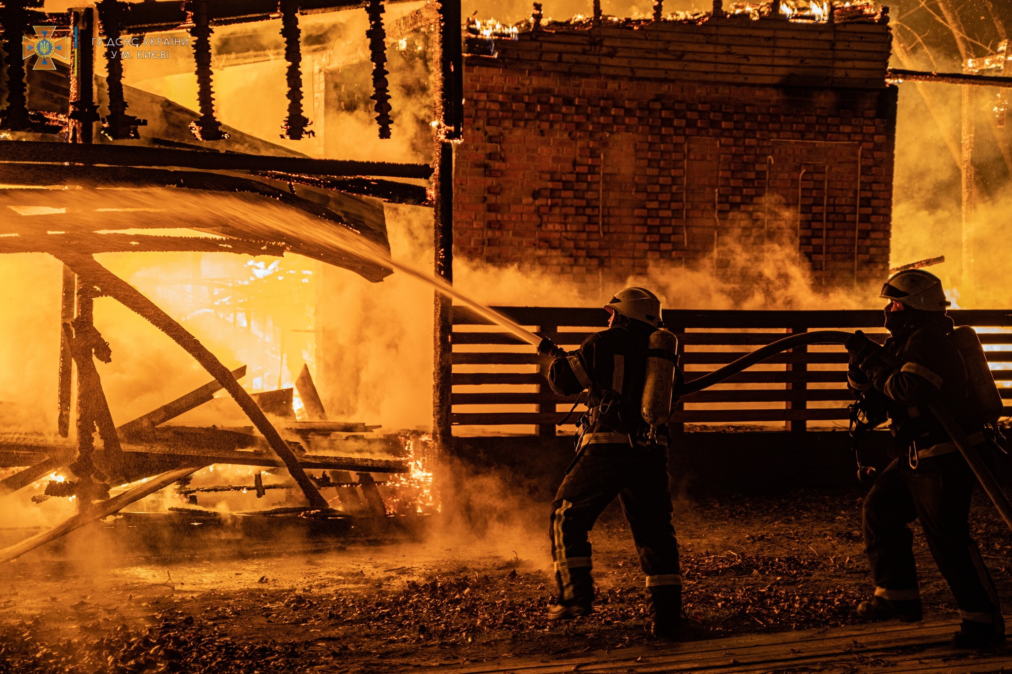 На Трухановом острове ночью сгорел клуб ЮБК