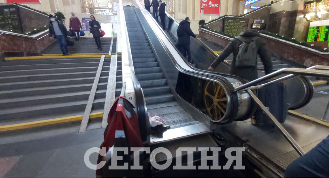 На Центральном железнодорожном вокзале сломался эскалатор